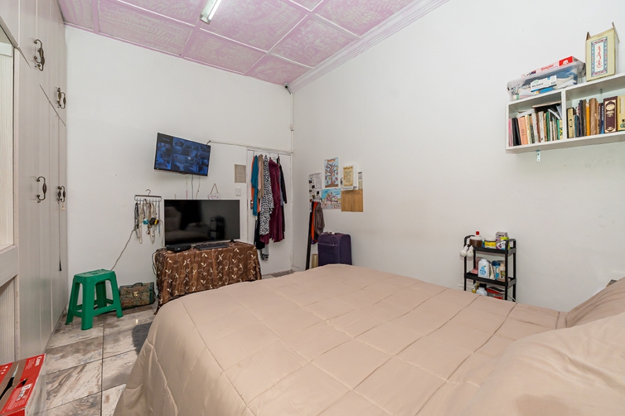 5 Bedroom Property for Sale in Wynberg Upper Western Cape